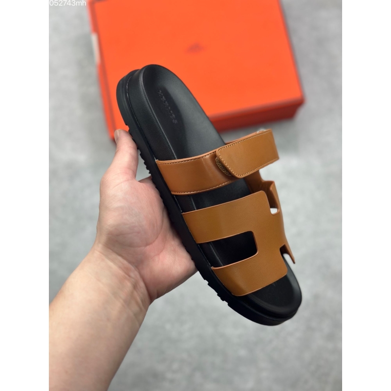 H**mes slippers